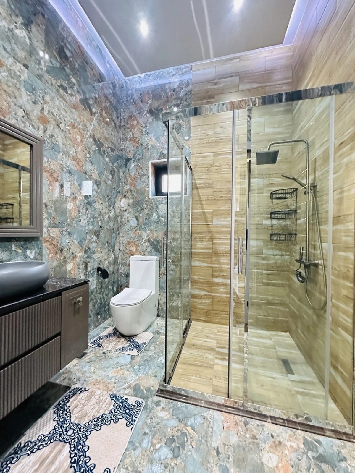 Satılır 5 otaqlı həyət evi 200 m²