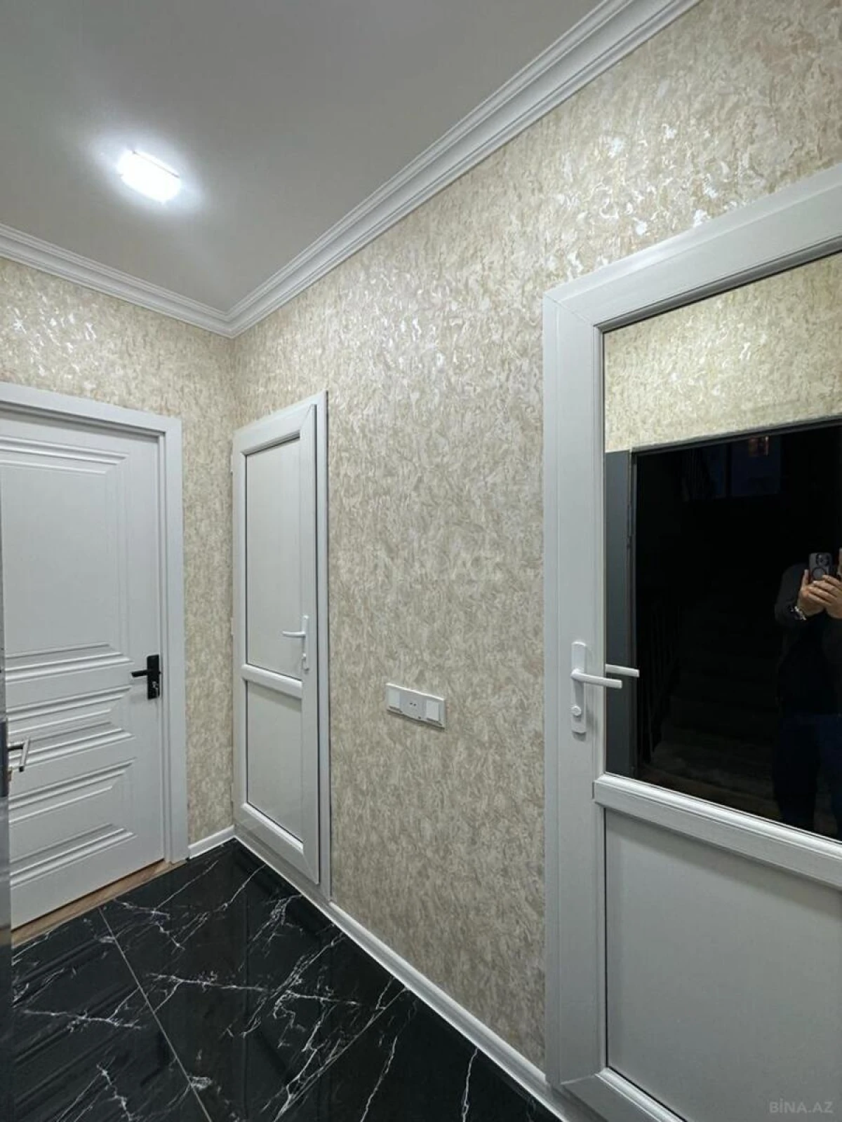 Satılır 2 otaqlı mənzil 68 m²