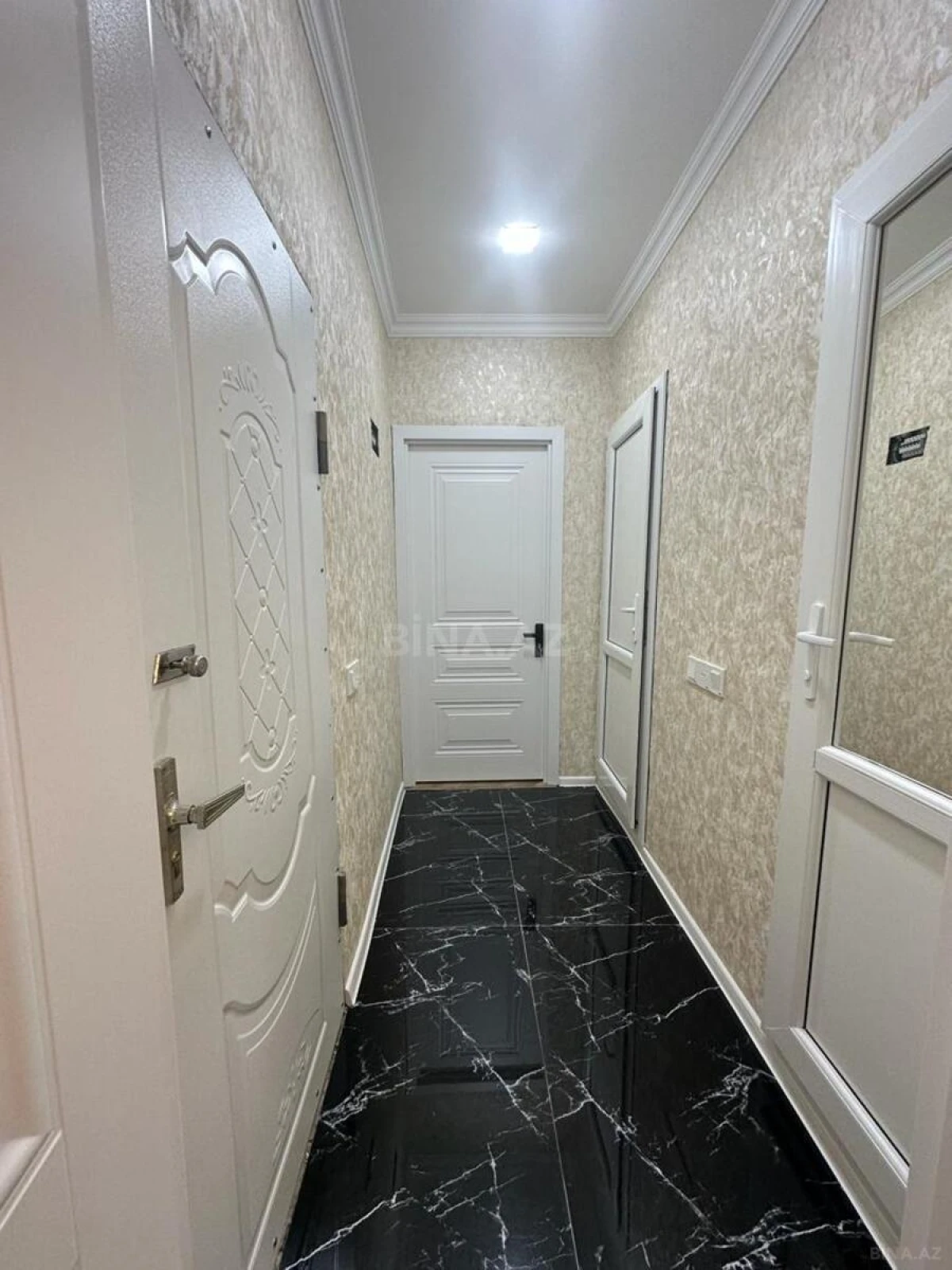 Satılır 2 otaqlı mənzil 68 m²