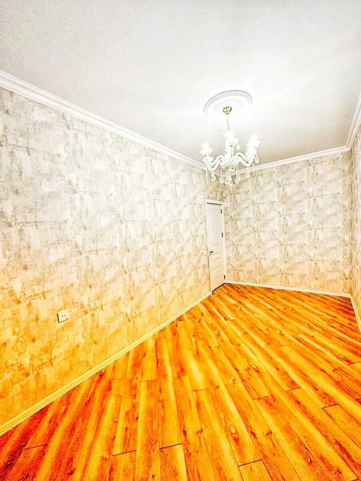 Satılır 2 otaqlı mənzil 68 m²