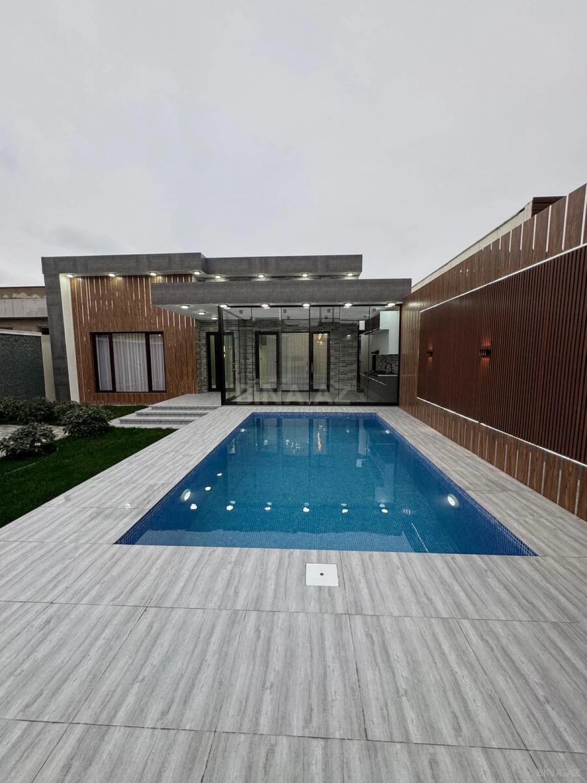 Satılır 4 otaqlı həyət evi 160 m²