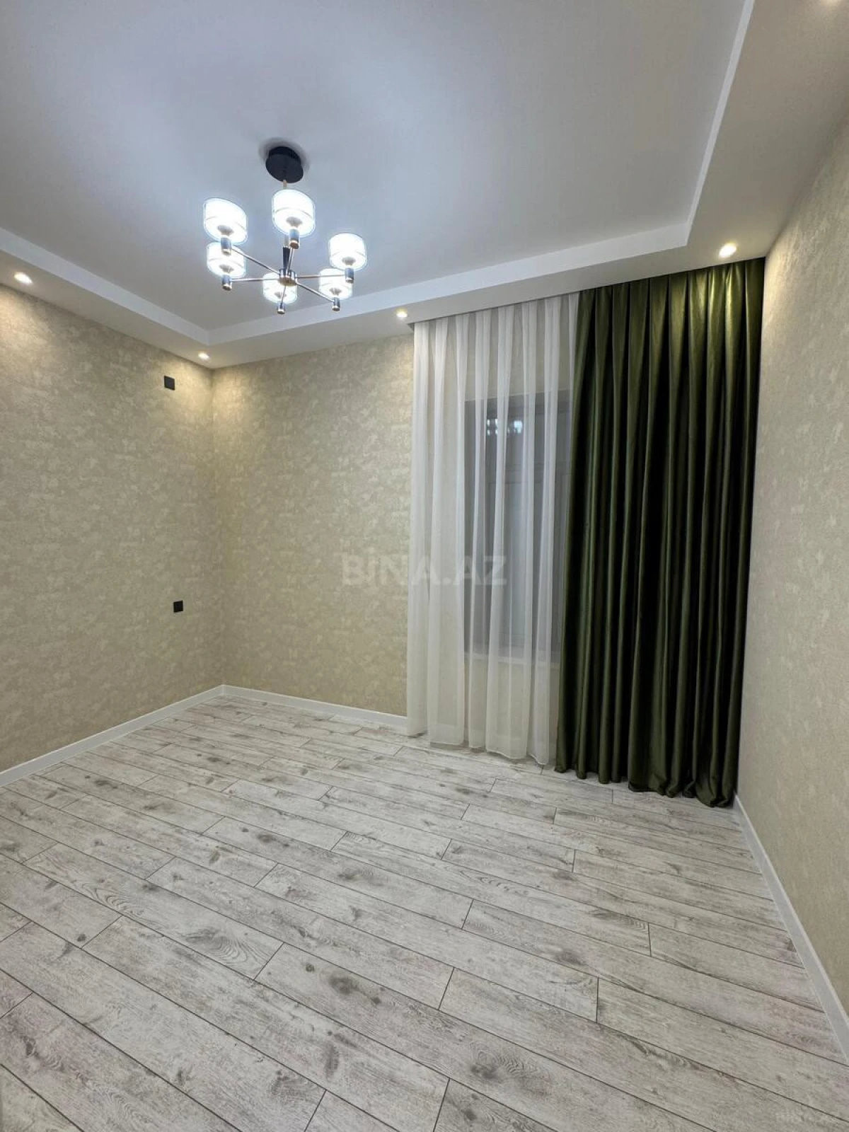Satılır 4 otaqlı həyət evi 180 m²