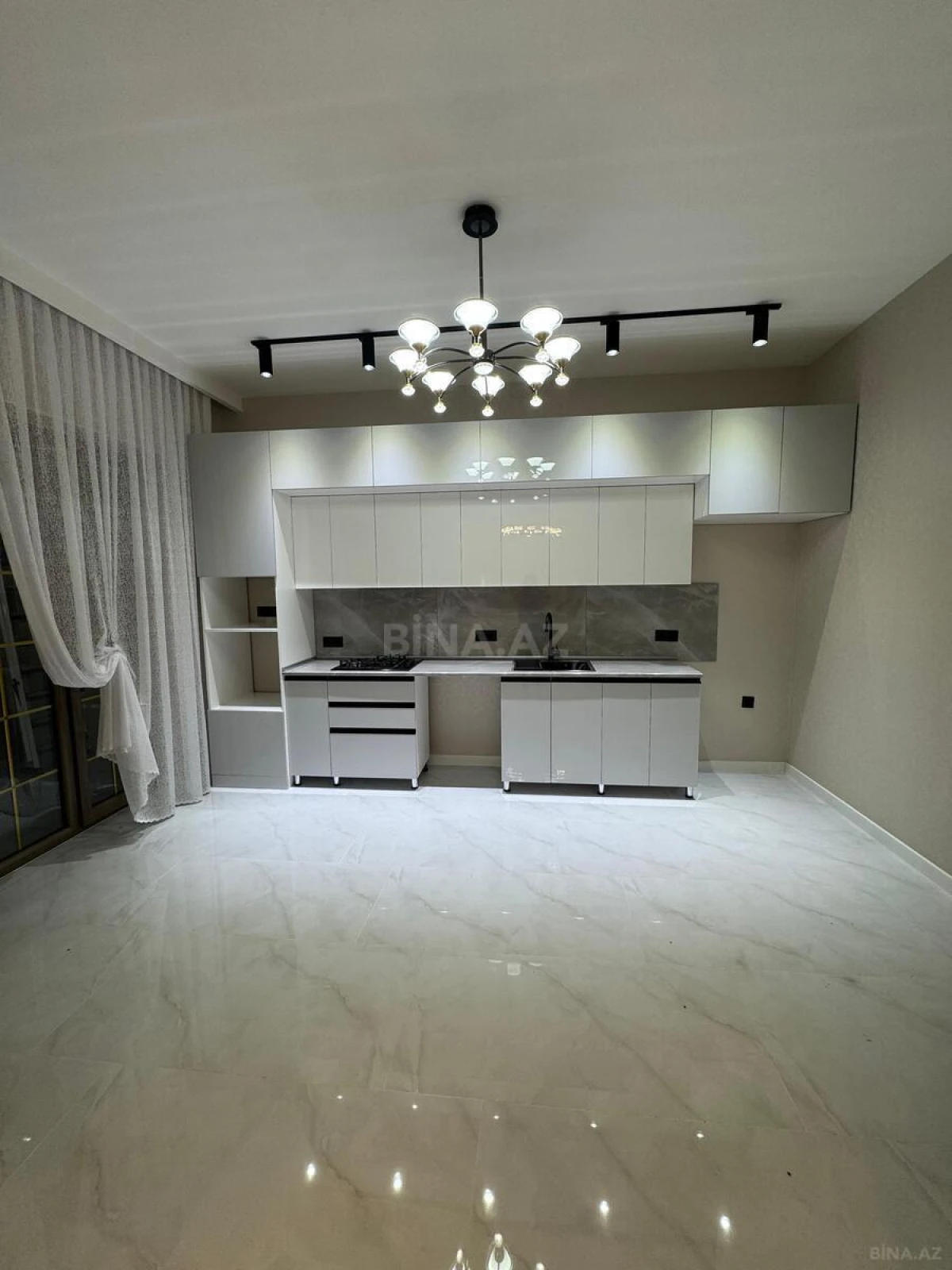 Satılır 4 otaqlı həyət evi 180 m²