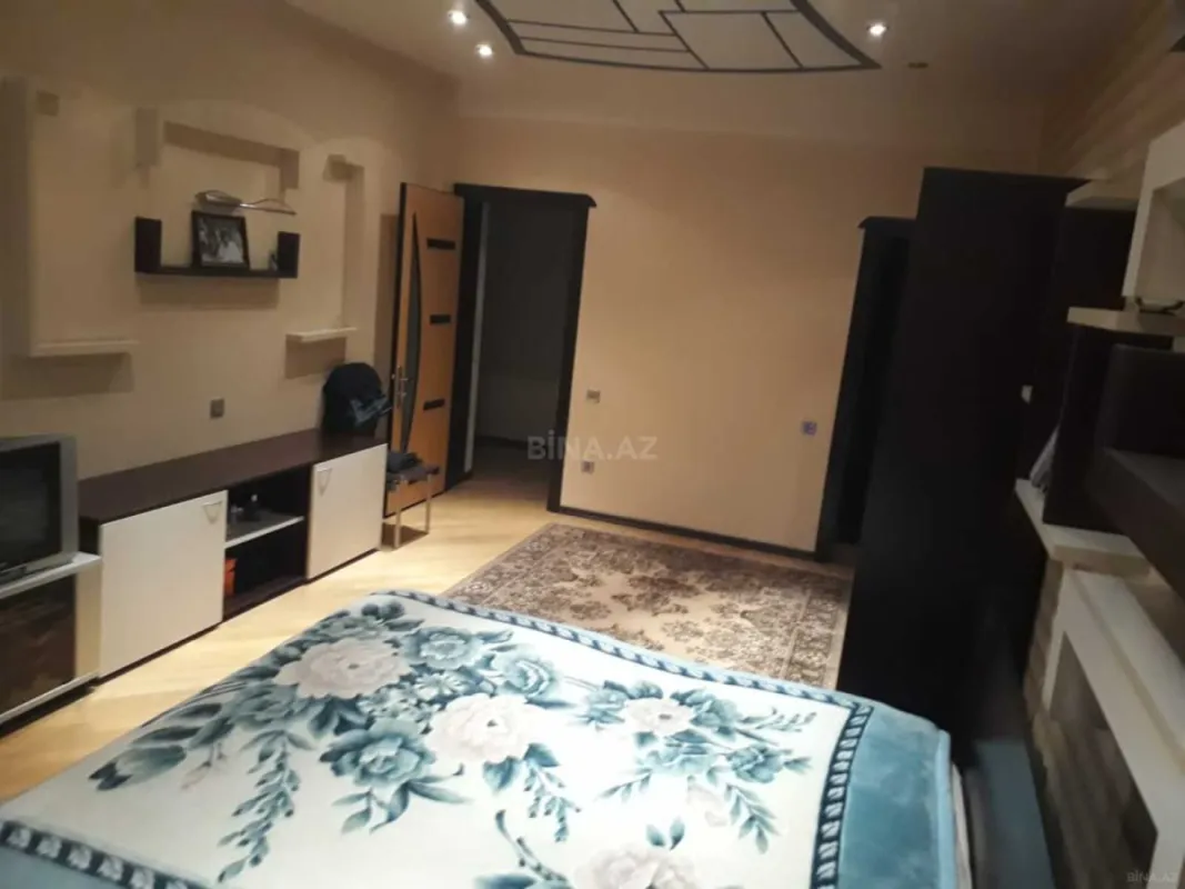 Satılır 5 otaqlı mənzil 286 m²