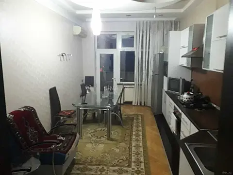 Satılır 5 otaqlı mənzil 286 m²