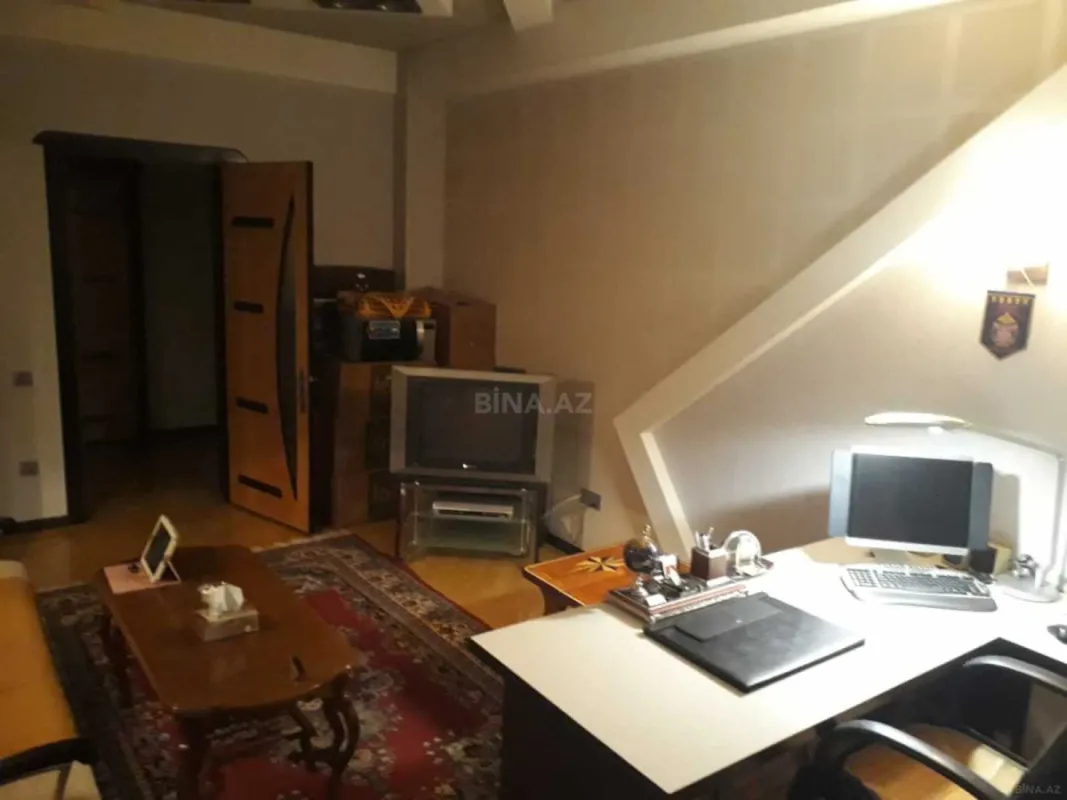 Satılır 5 otaqlı mənzil 286 m²