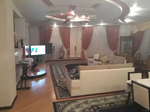 Satılır 5 otaqlı mənzil 286 m²