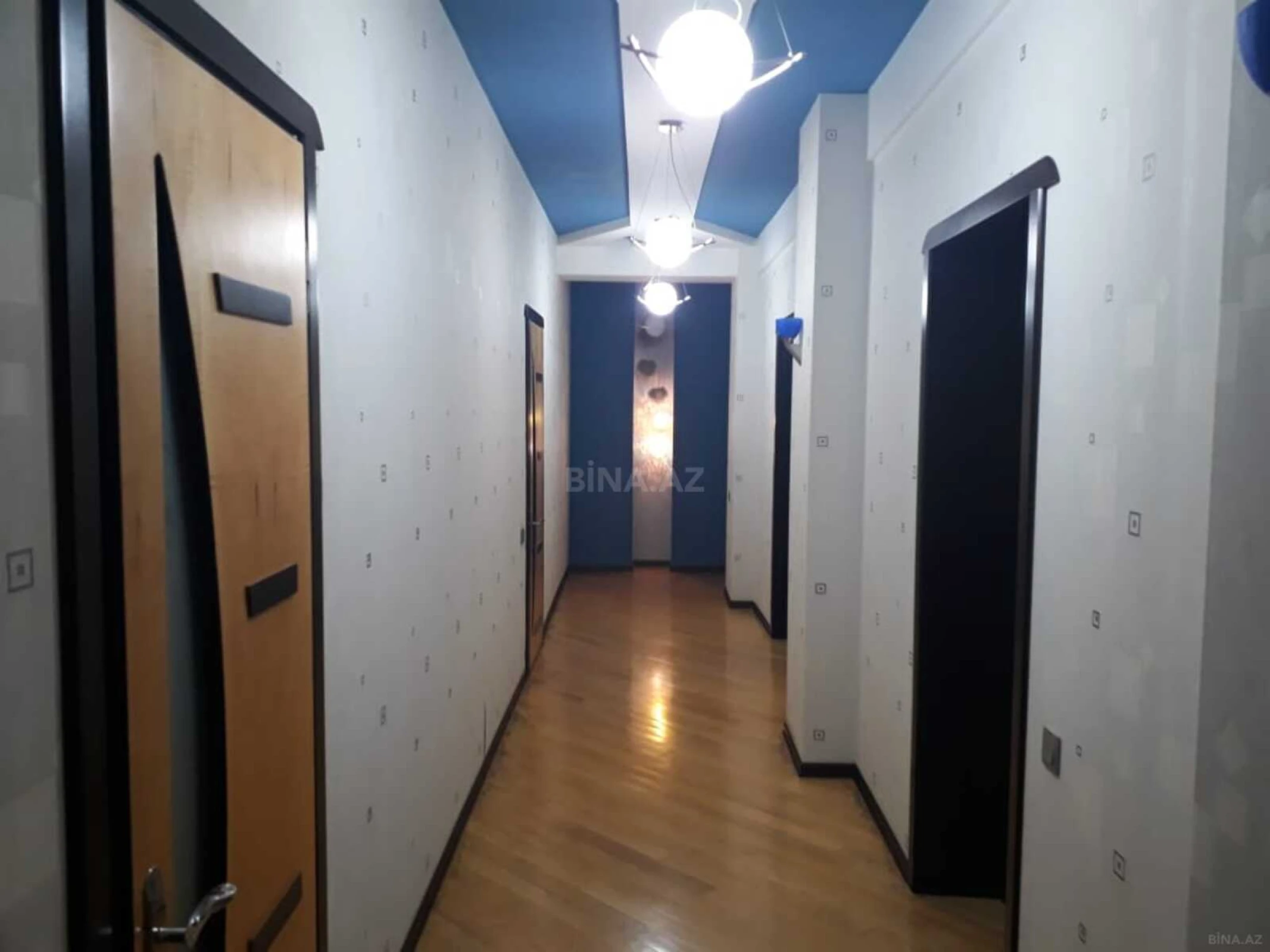 Satılır 5 otaqlı mənzil 286 m²