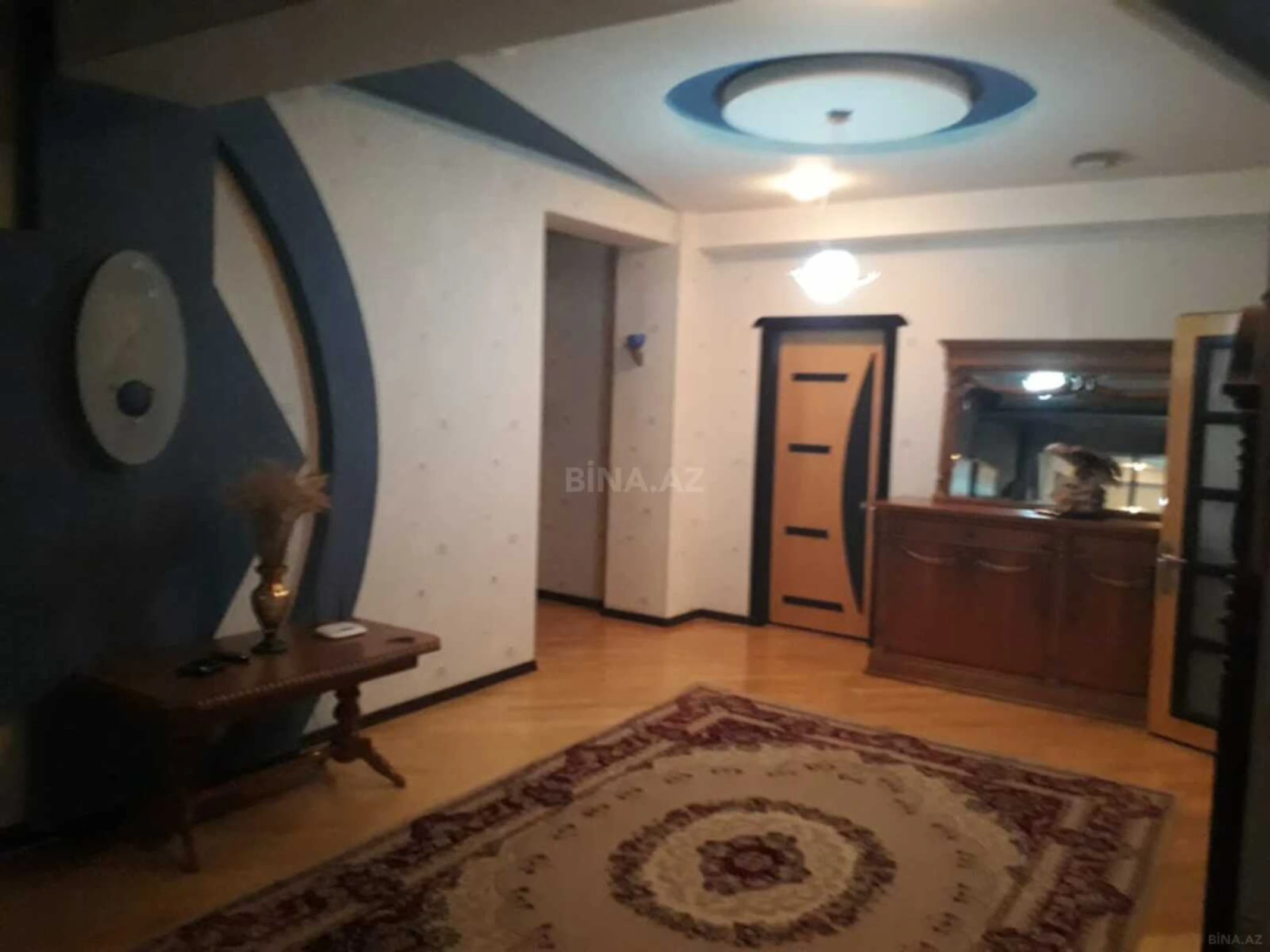 Satılır 5 otaqlı mənzil 286 m²