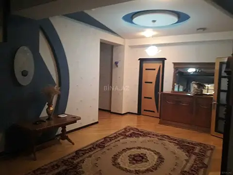 Satılır 5 otaqlı mənzil 286 m²