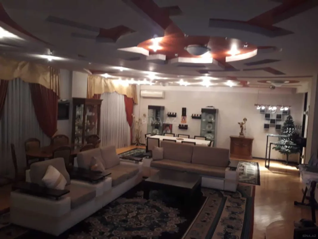 Satılır 5 otaqlı mənzil 286 m²