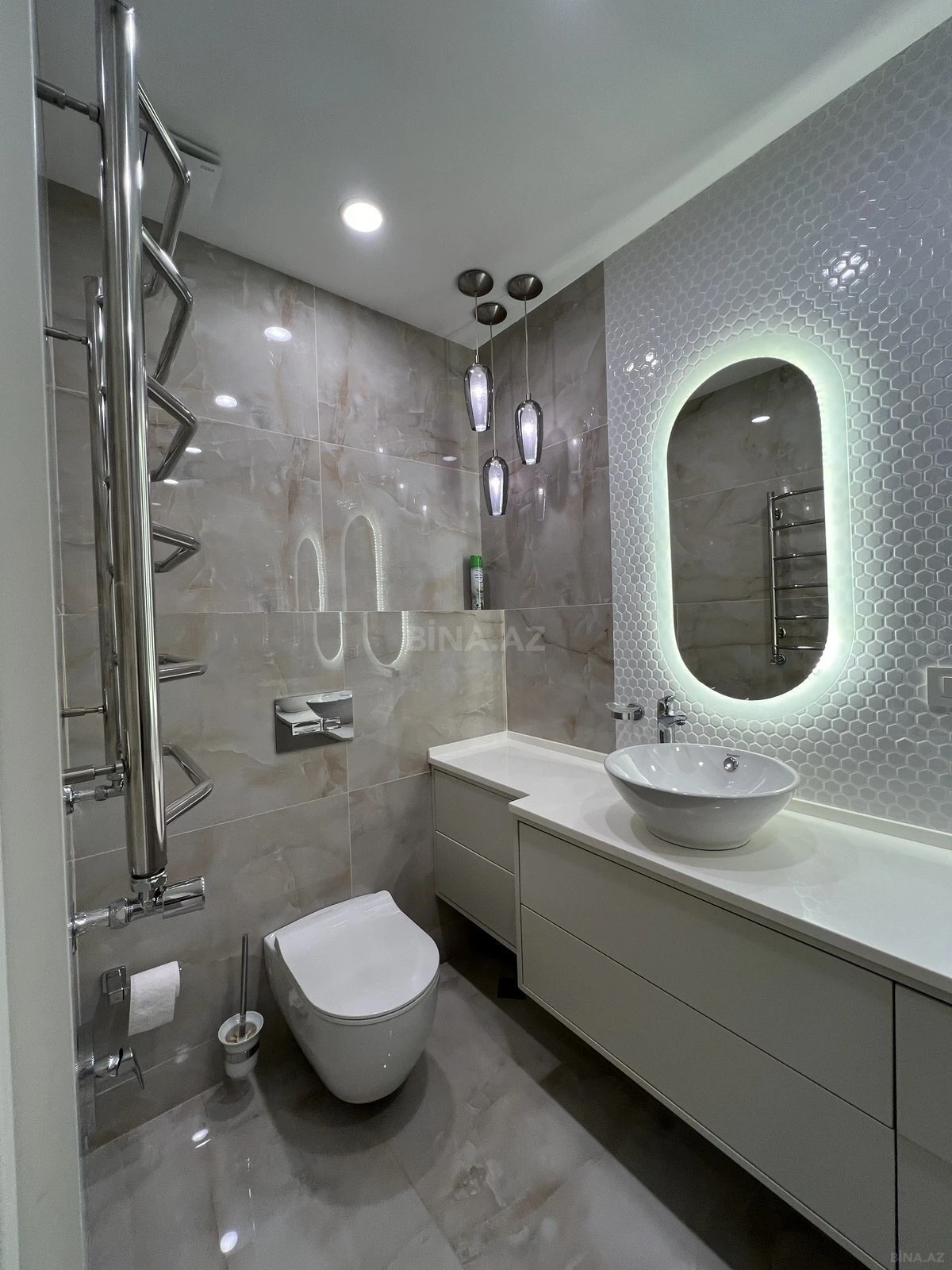 Satılır 4 otaqlı mənzil 258 m²