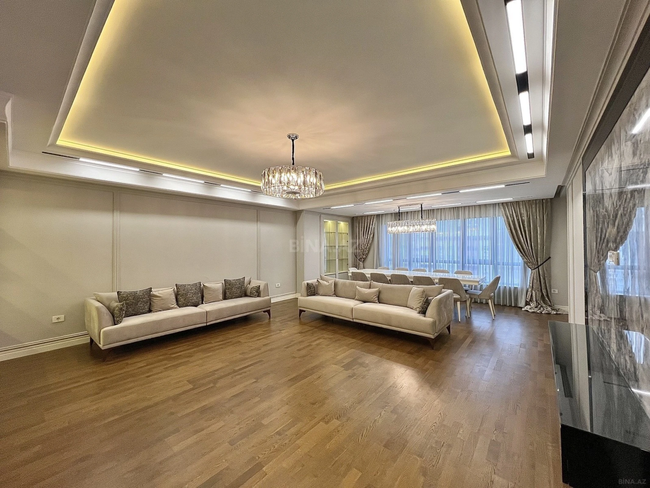 Satılır 4 otaqlı mənzil 258 m²