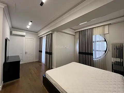 Satılır 4 otaqlı mənzil 258 m²