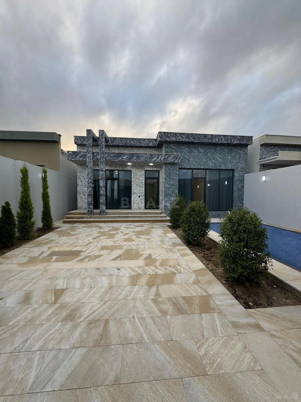 Satılır 4 otaqlı həyət evi 150 m²