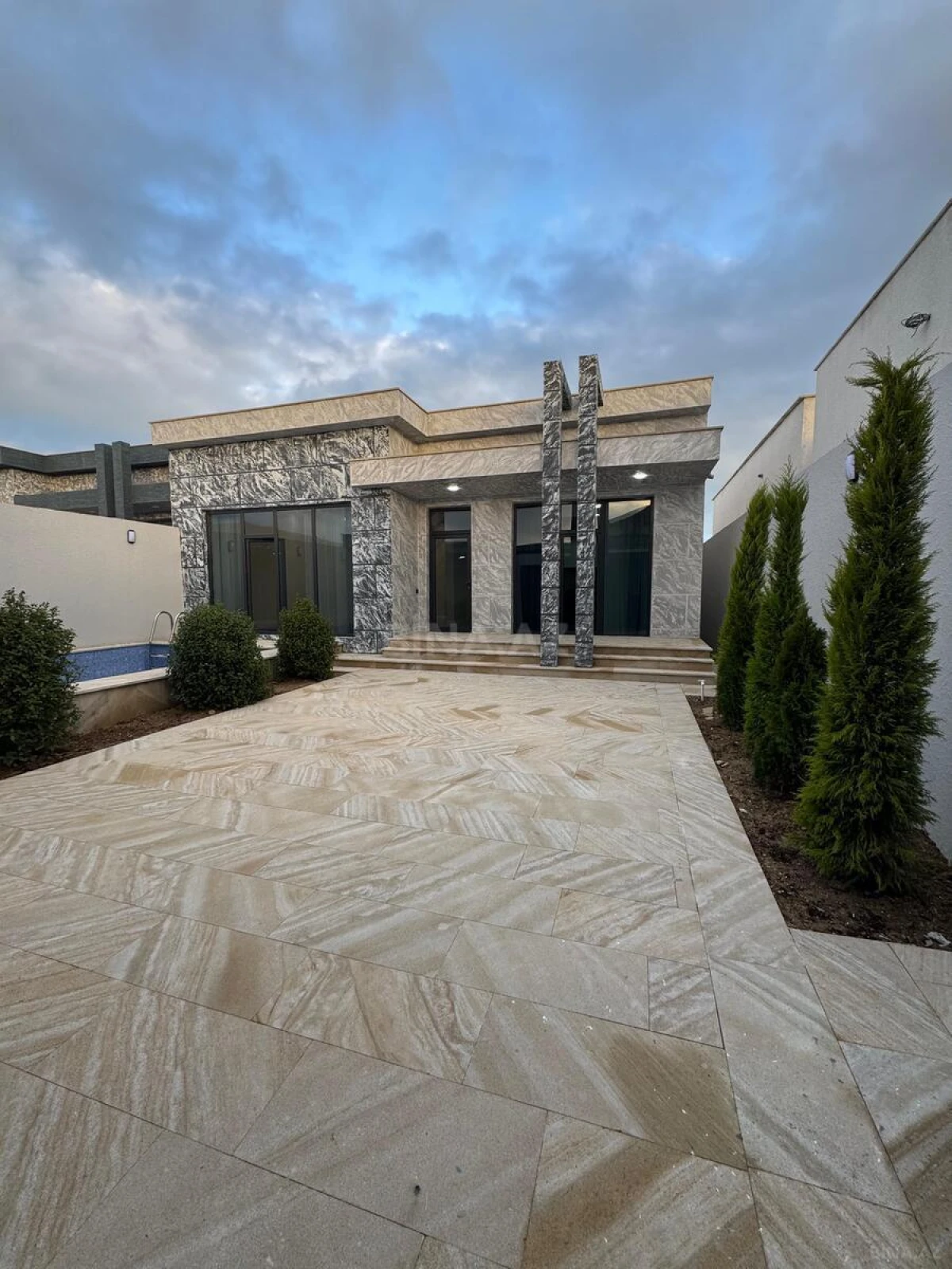 Satılır 4 otaqlı həyət evi 170 m²