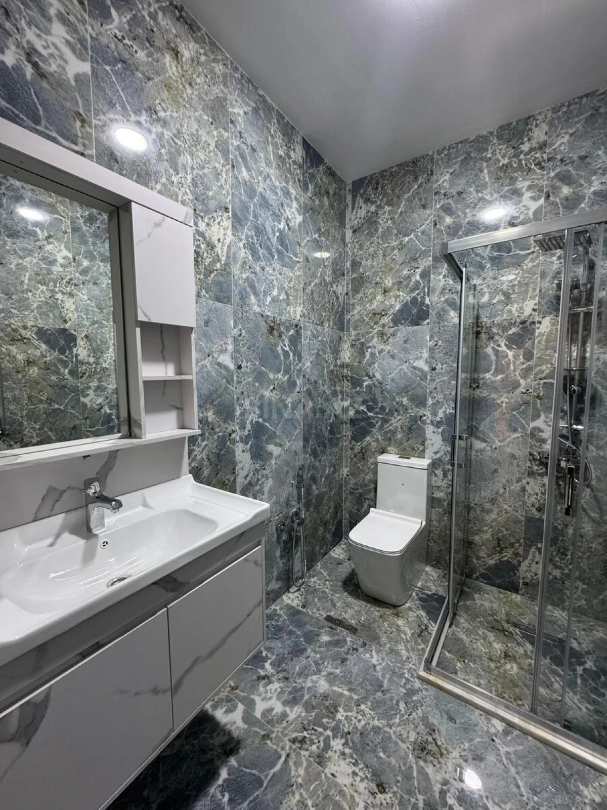 Satılır 4 otaqlı həyət evi 170 m²