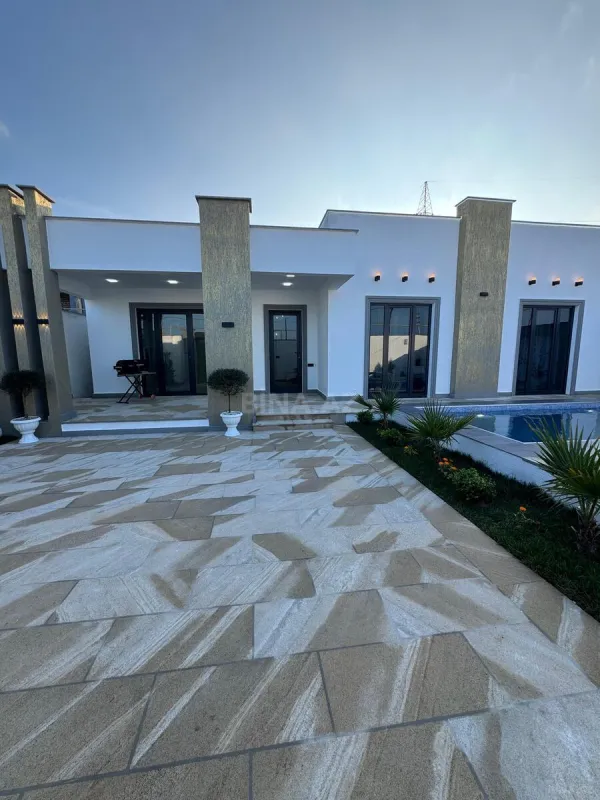 Satılır 4 otaqlı həyət evi 160 m²