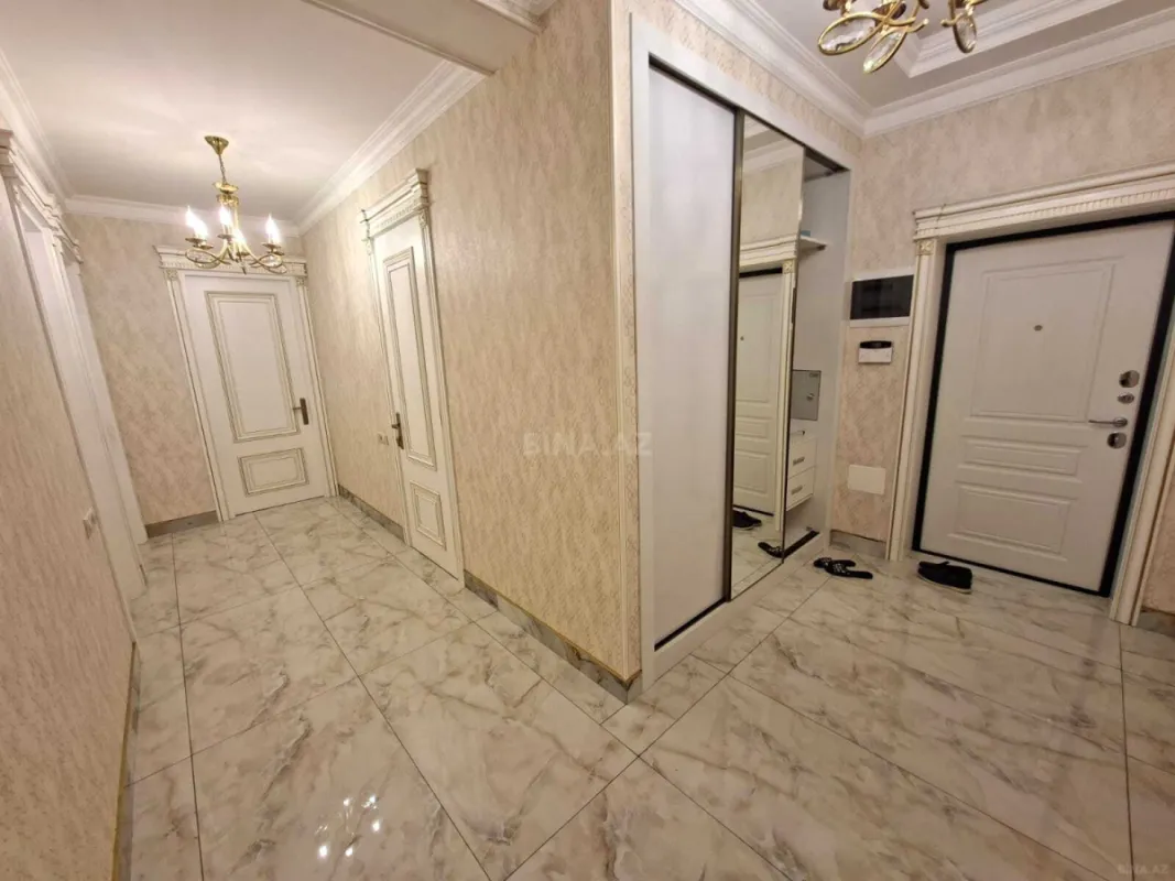 Satılır 2 otaqlı mənzil 79 m²