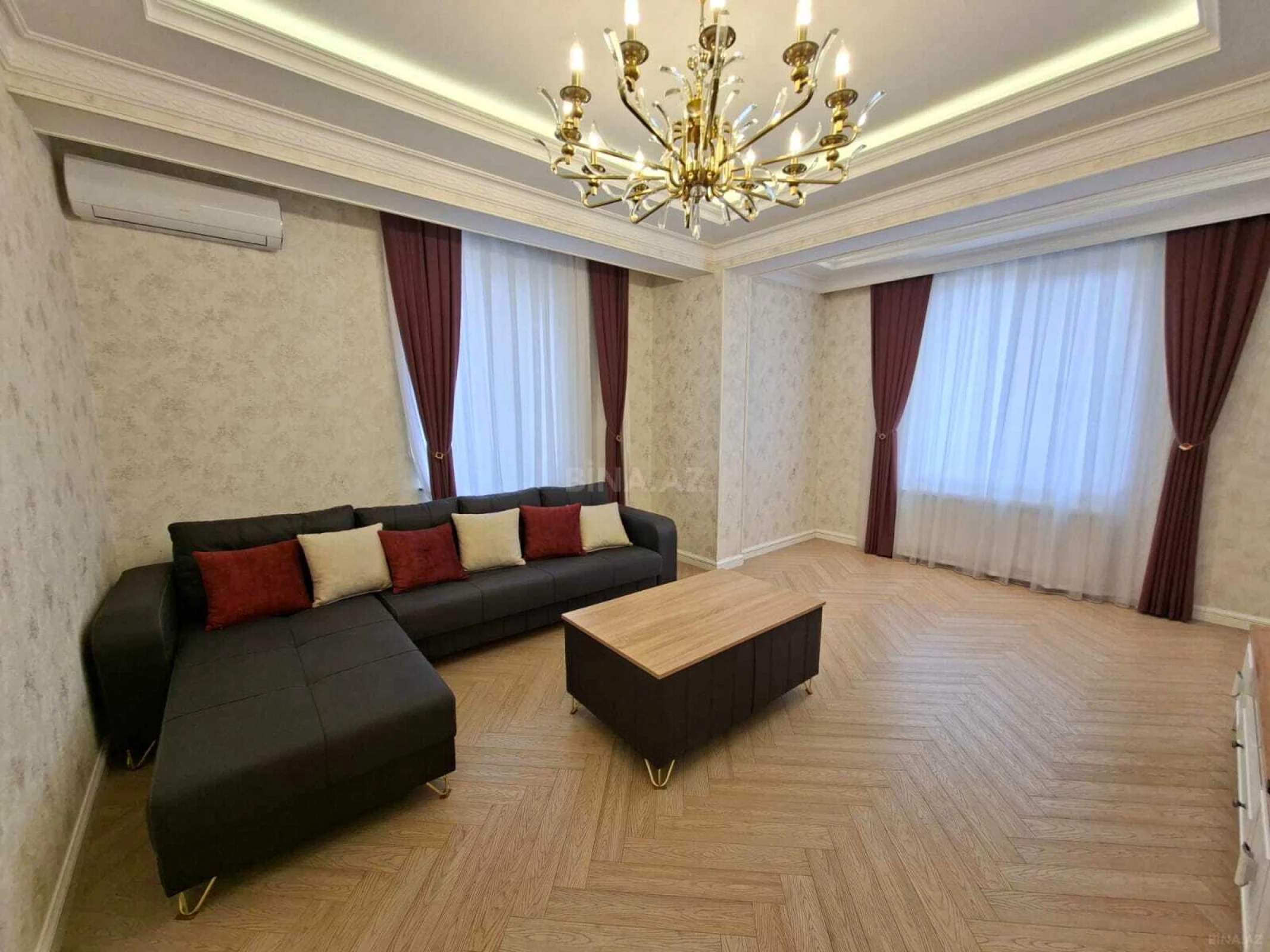 Satılır 2 otaqlı mənzil 79 m²