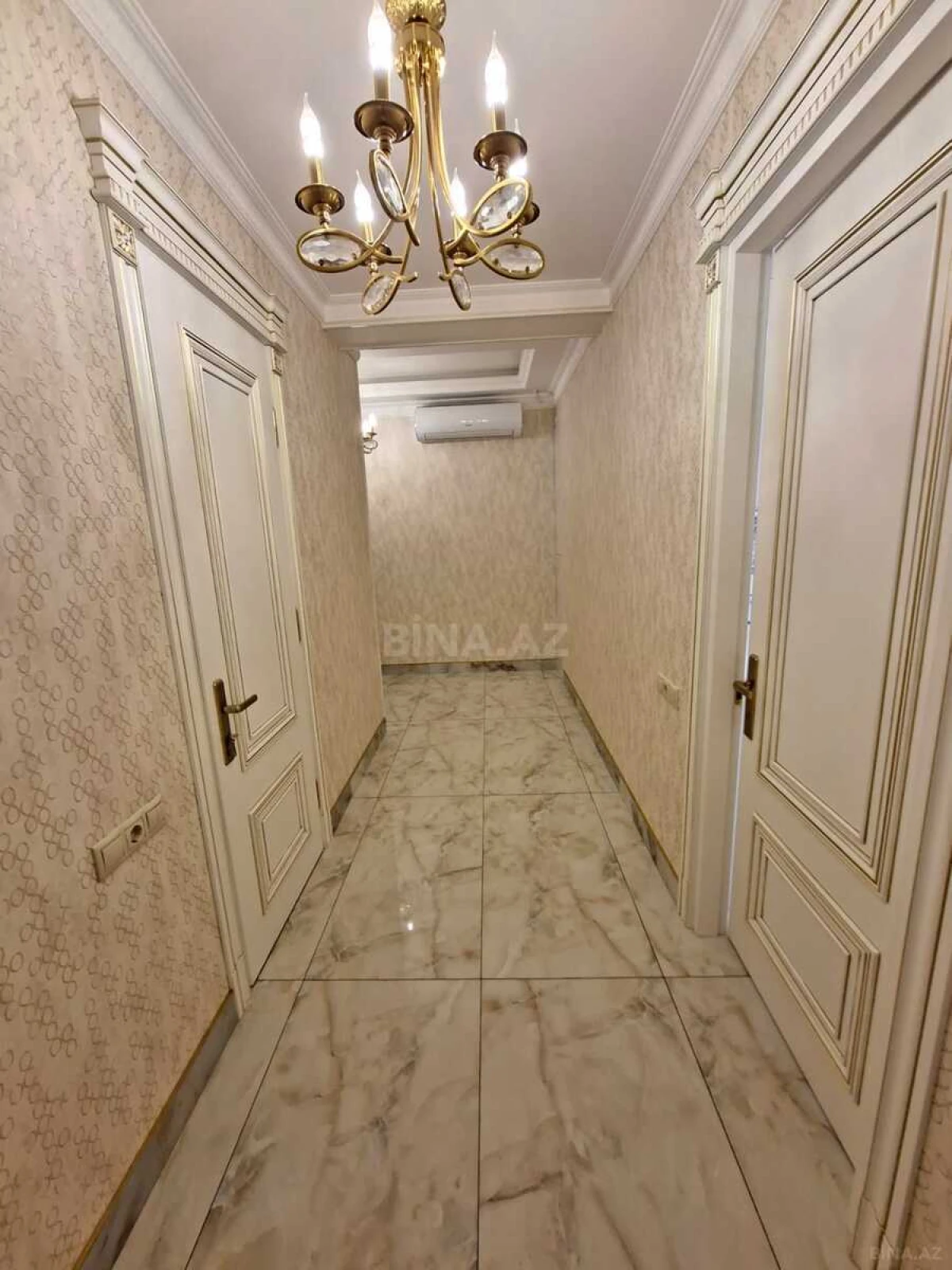 Satılır 2 otaqlı mənzil 79 m²