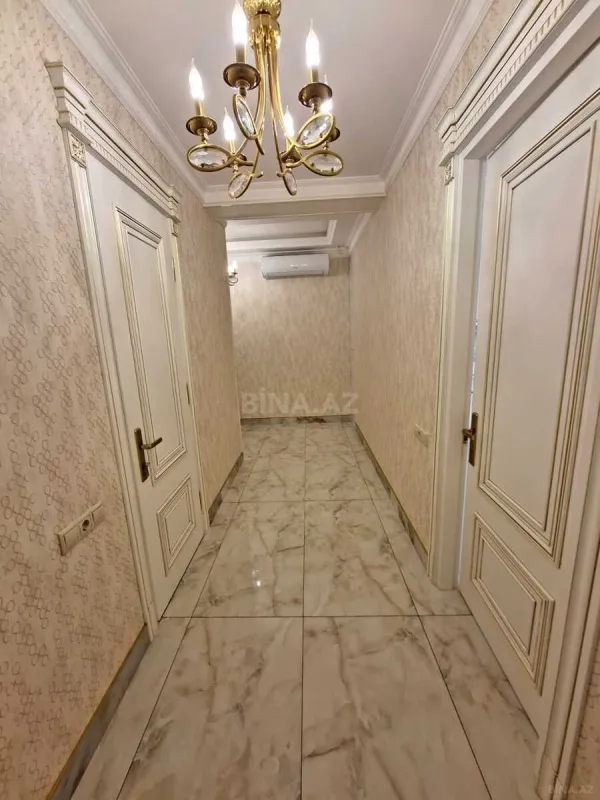 Satılır 2 otaqlı mənzil 79 m²