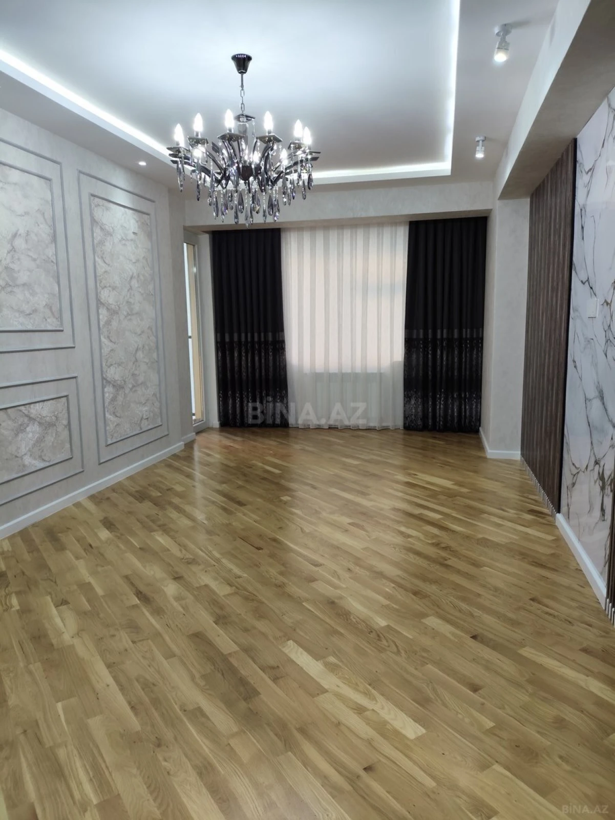 Satılır 4 otaqlı mənzil 155 m²