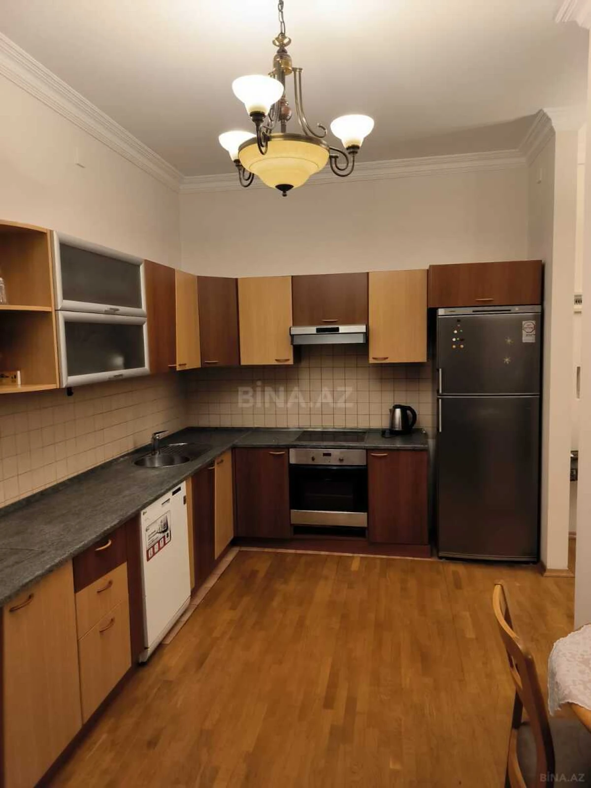 Kirayə verilir 3 otaqlı mənzil 110 m²