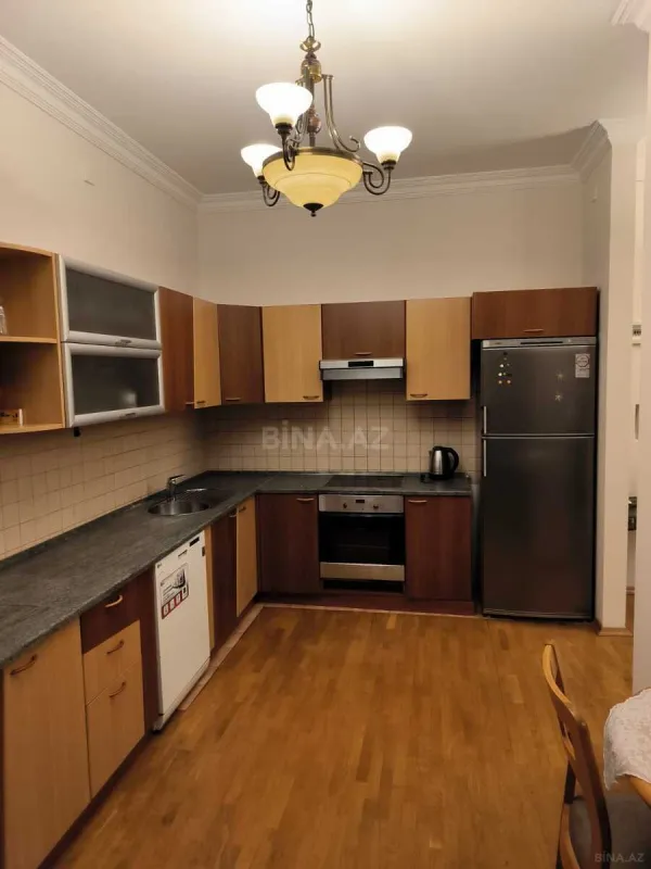 Kirayə verilir 3 otaqlı mənzil 110 m²