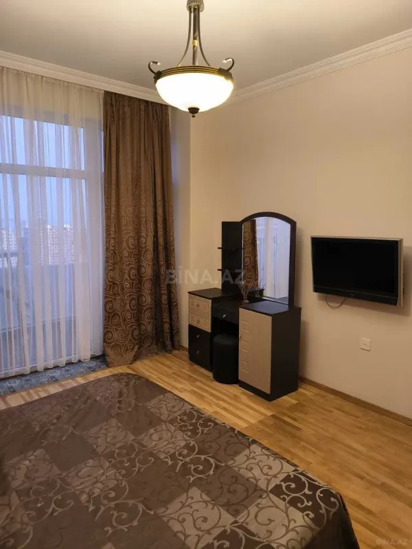 Kirayə verilir 3 otaqlı mənzil 110 m²