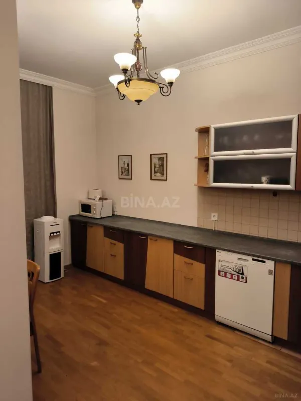 Kirayə verilir 3 otaqlı mənzil 110 m²