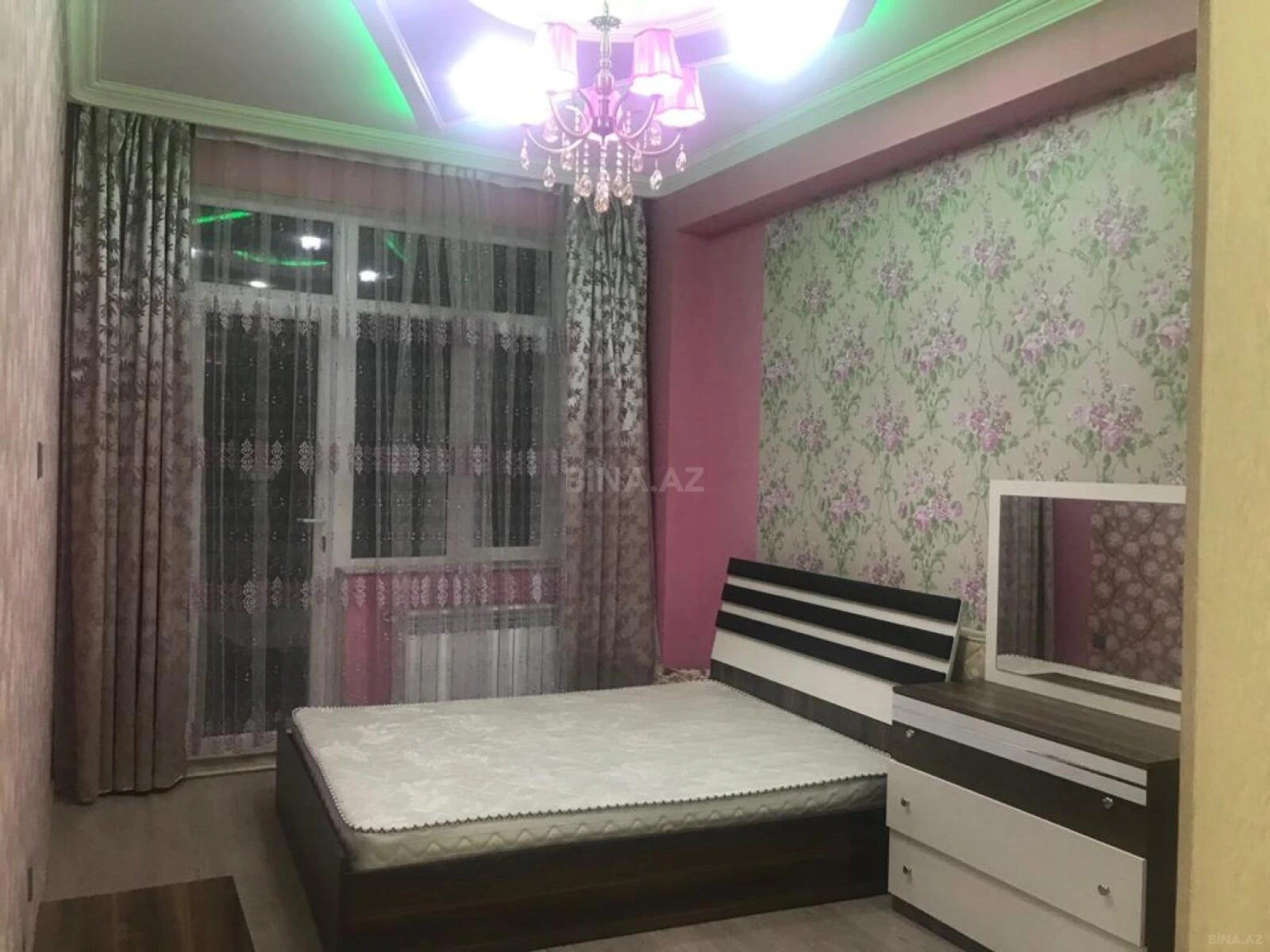 Satılır 2 otaqlı mənzil 68 m²