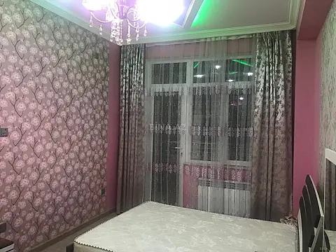 Satılır 2 otaqlı mənzil 68 m²