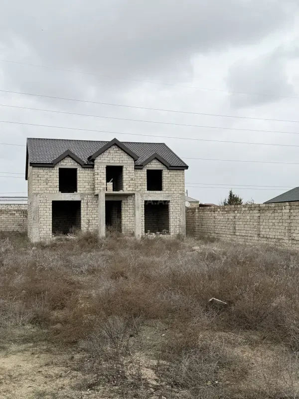 Satılır 7 otaqlı həyət evi 221 m²