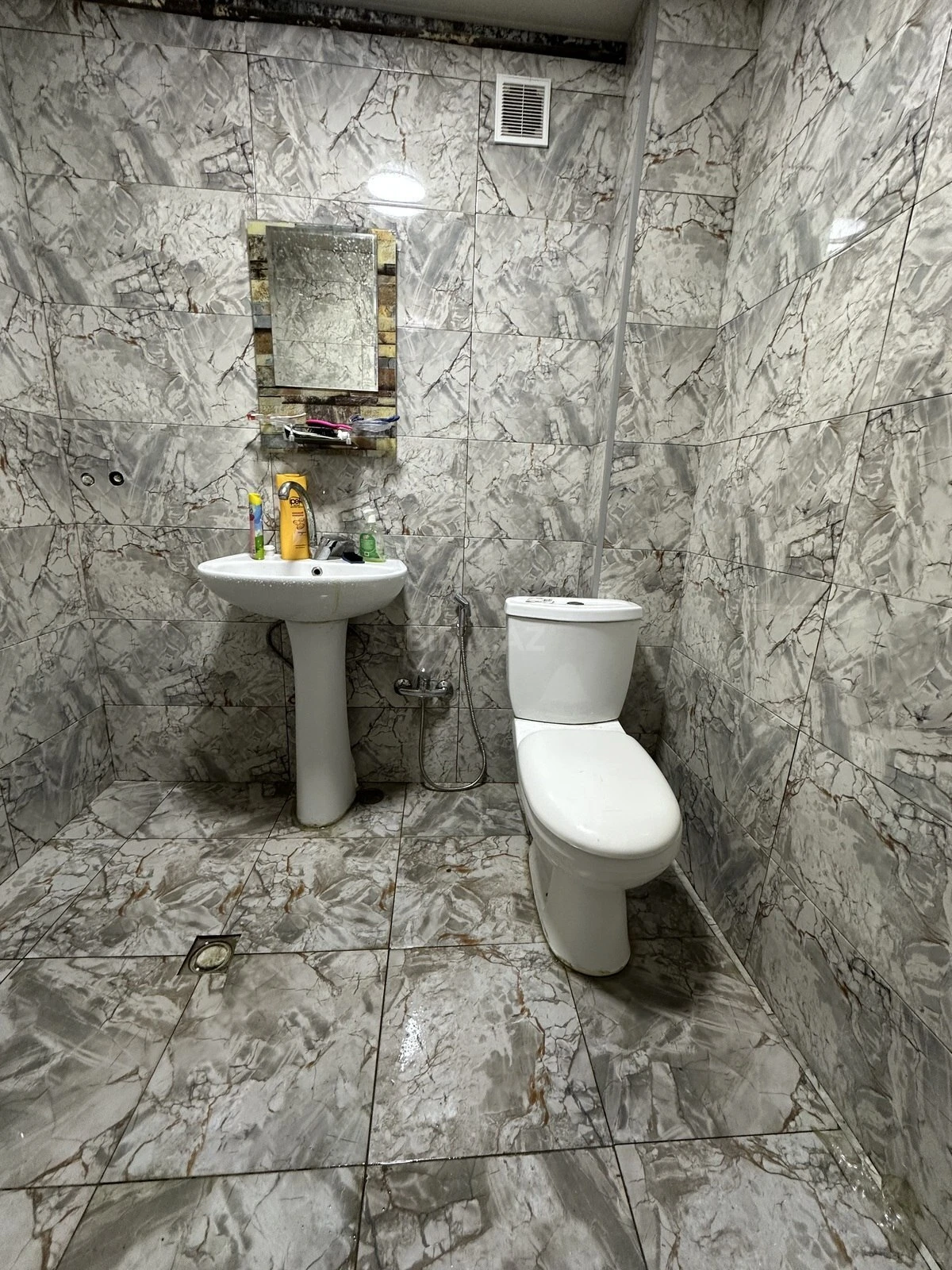 Satılır 1 otaqlı mənzil 40 m²