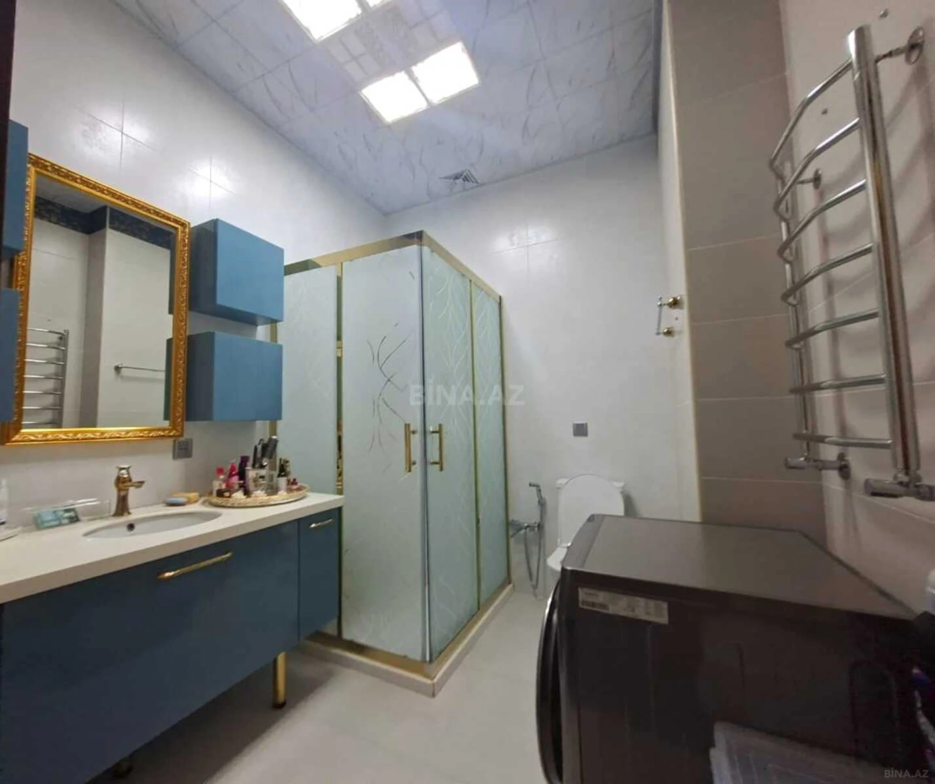 Satılır 4 otaqlı mənzil 210 m²