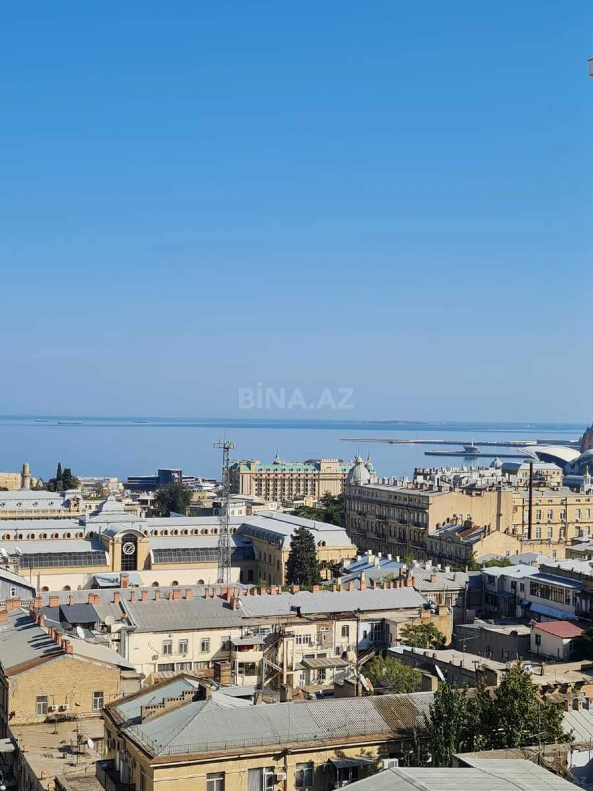 Satılır 4 otaqlı mənzil 210 m²