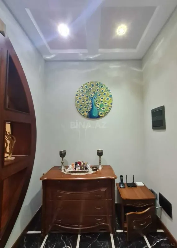 Satılır 4 otaqlı mənzil 210 m²