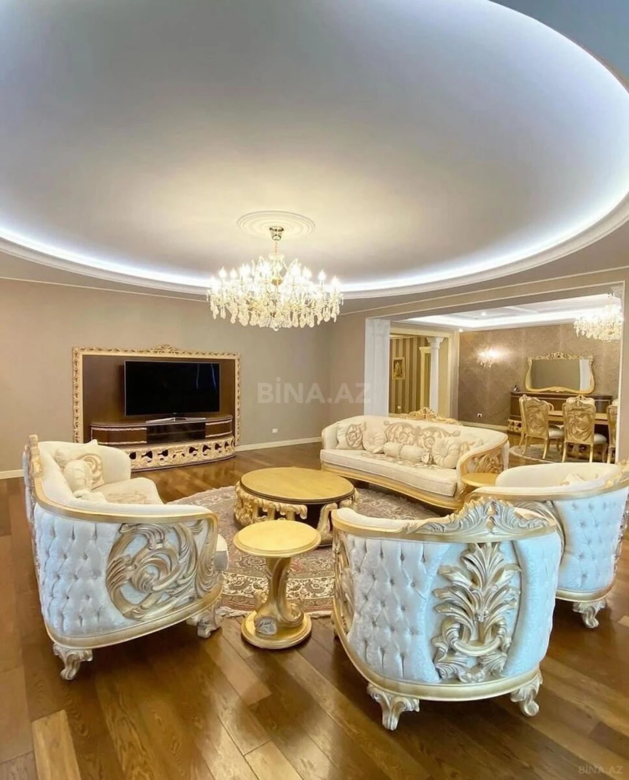 Satılır 5 otaqlı mənzil 500 m²