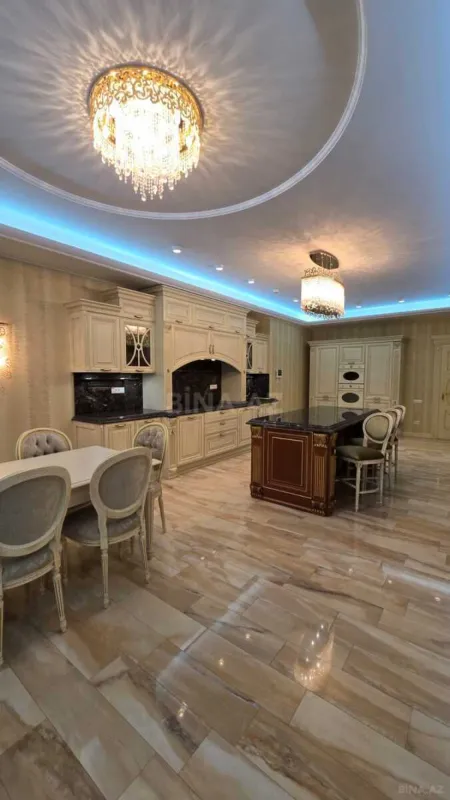 Satılır 5 otaqlı mənzil 500 m²