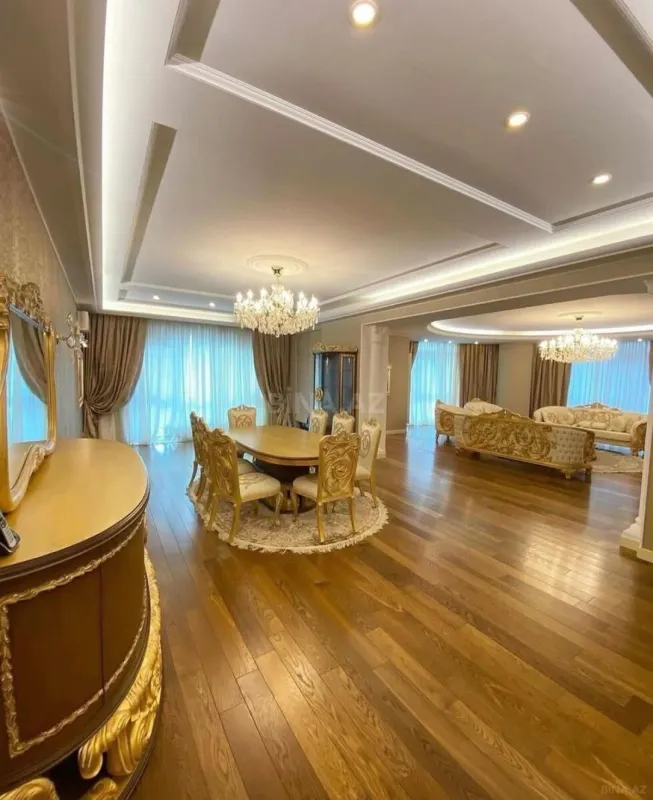 Satılır 5 otaqlı mənzil 500 m²