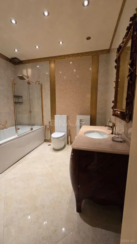 Satılır 5 otaqlı mənzil 500 m²