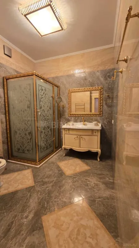 Satılır 5 otaqlı mənzil 500 m²