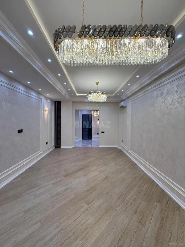 Satılır 3 otaqlı mənzil 130 m²