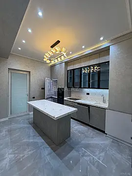 Satılır 3 otaqlı mənzil 130 m²