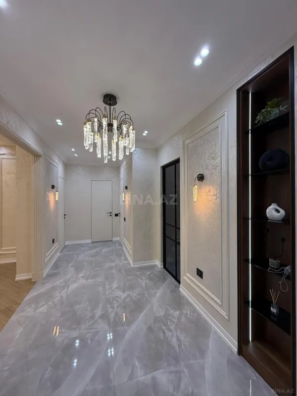 Satılır 3 otaqlı mənzil 130 m²