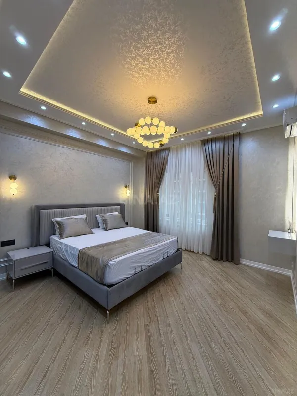 Satılır 3 otaqlı mənzil 130 m²