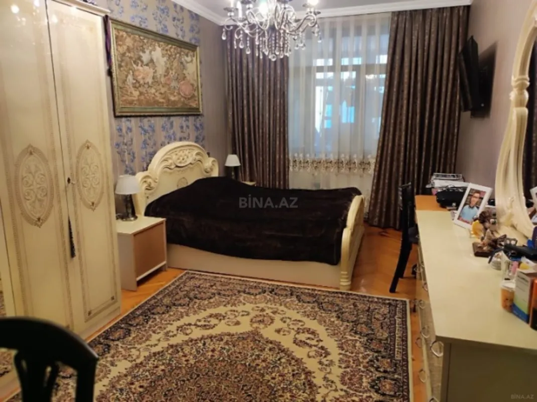 Satılır 4 otaqlı mənzil 115 m²