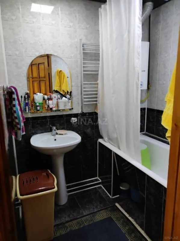 Satılır 4 otaqlı mənzil 115 m²
