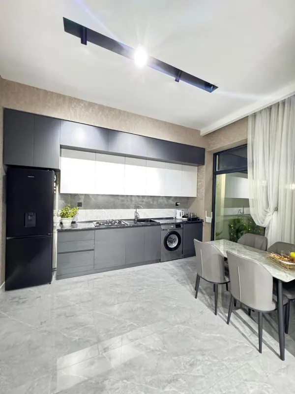 Satılır 4 otaqlı həyət evi 150 m²